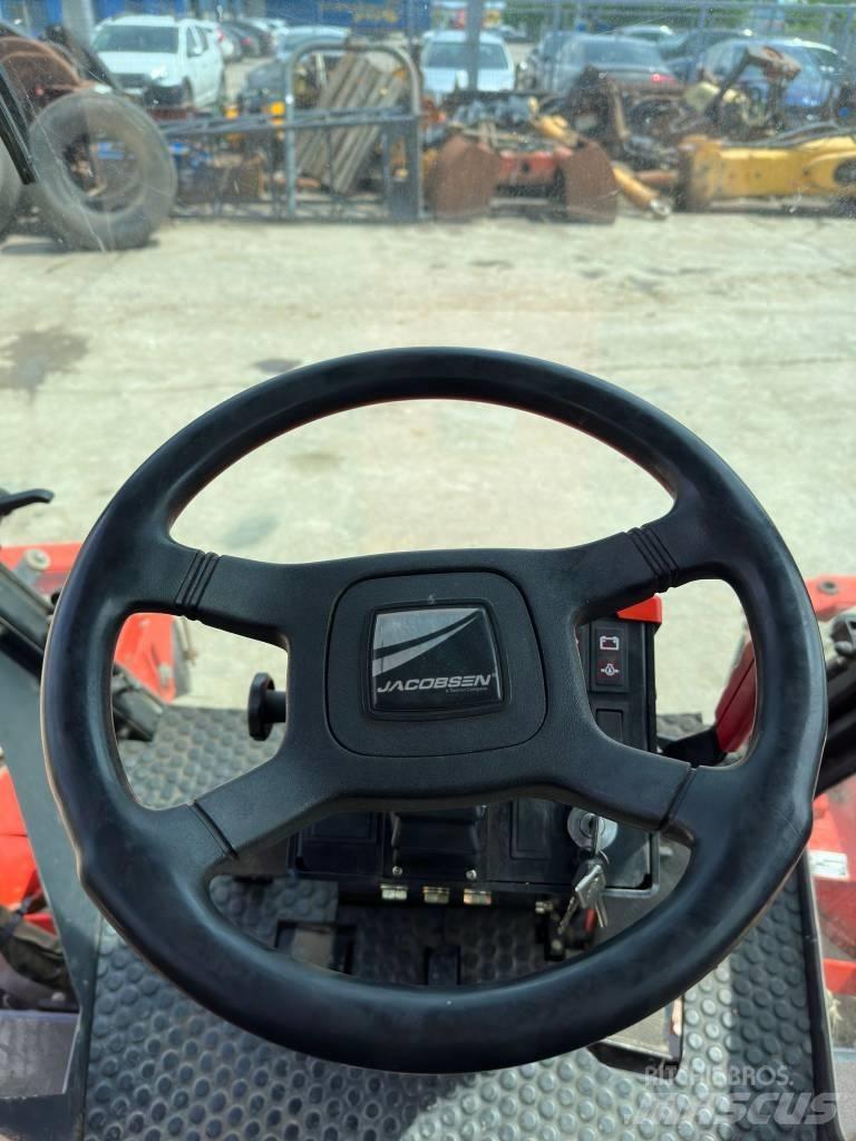 Jacobsen AR250 Самохідні газонокосарки