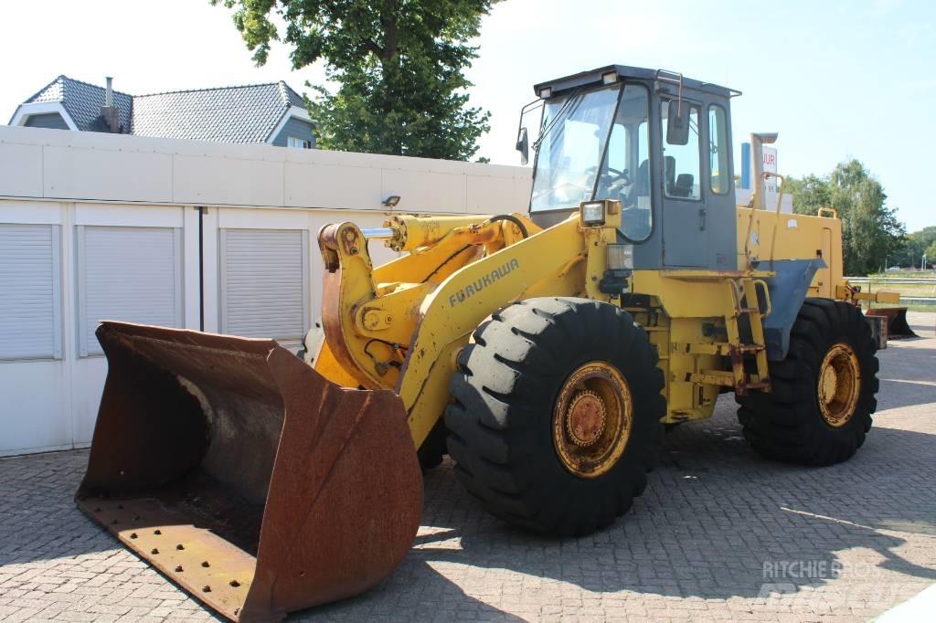 Furukawa 345 Фронтальні навантажувачі
