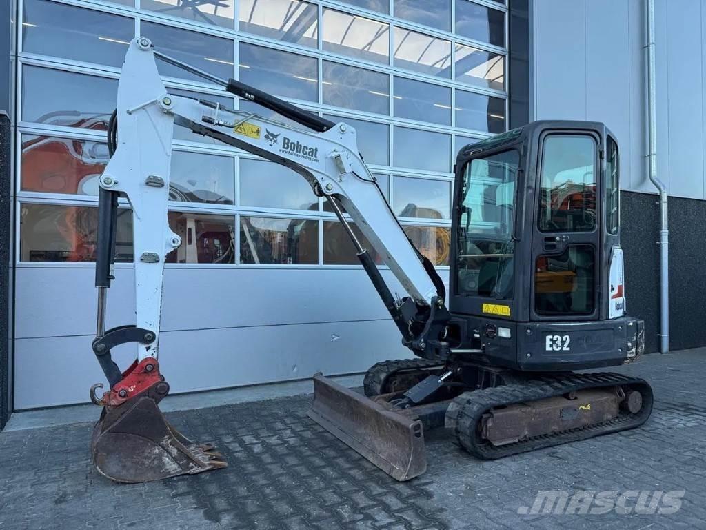 Bobcat E32 Міні-екскаватори < 7т