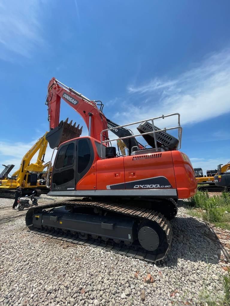 Doosan DX 300 LC Гусеничні екскаватори