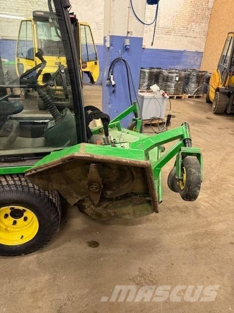 John Deere 1505 Самохідні газонокосарки