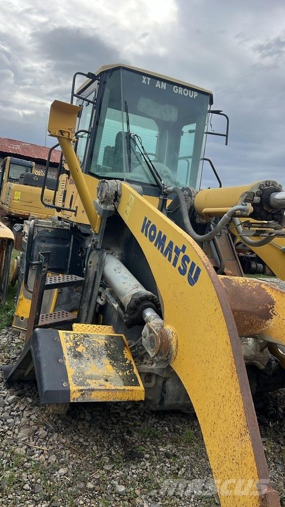 Komatsu WA 470-5H Гусениці