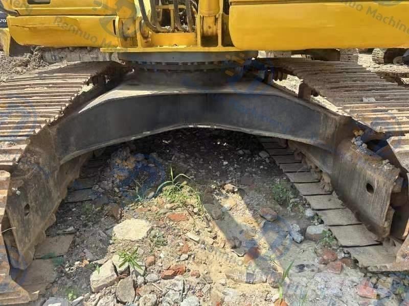 Komatsu PC220-7 Гусеничні екскаватори