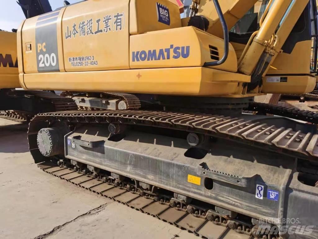 Komatsu PC 200-7 Гусеничні екскаватори