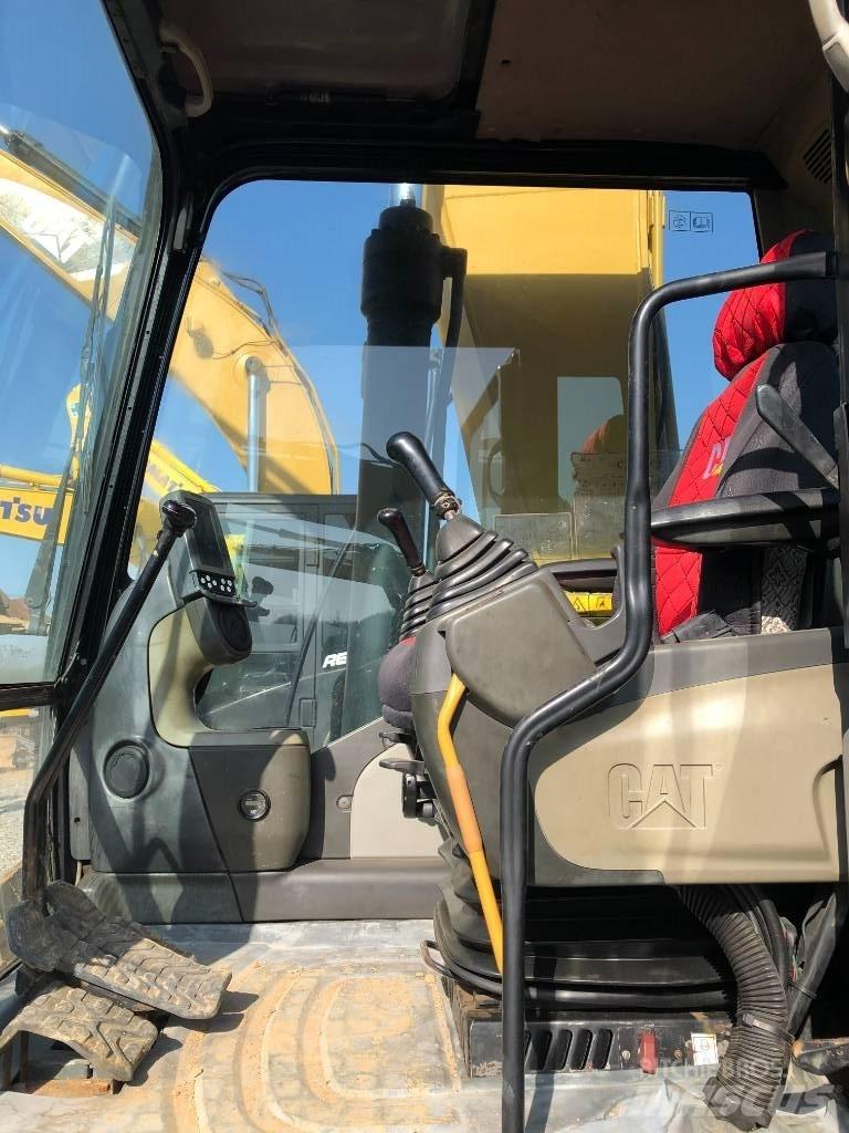 CAT 320 D Гусеничні екскаватори