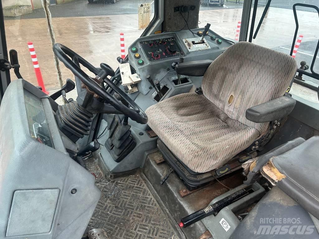 Massey Ferguson 3080 Трактори