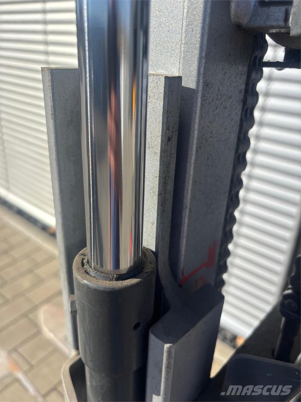 Still EXV12 Самохідні електроштабелери