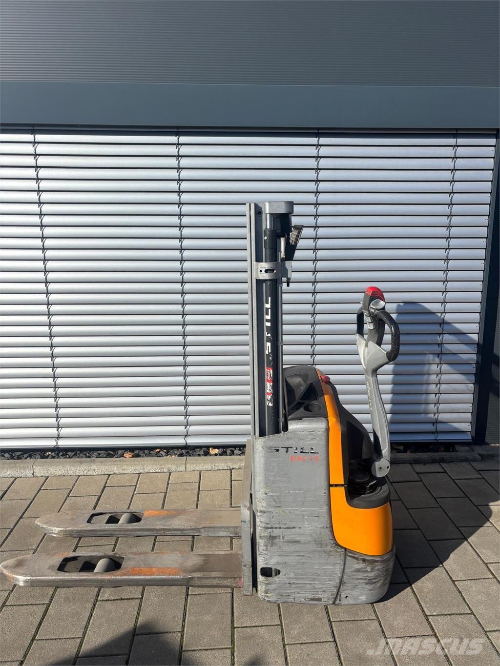 Still EXV12 Самохідні електроштабелери