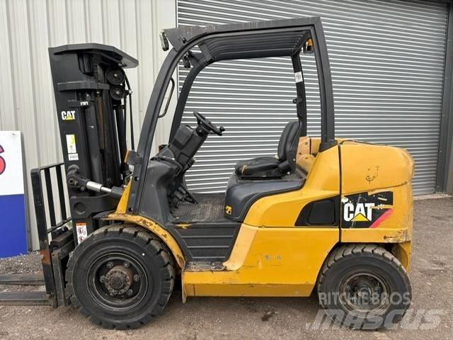 CAT DP40NT Дизельні навантажувачі