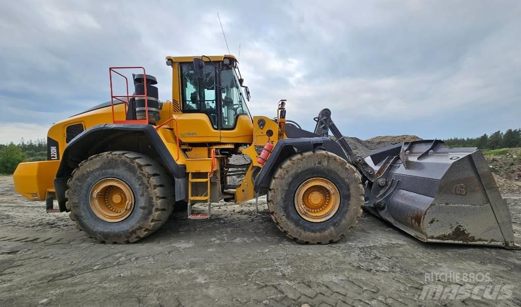 Volvo L 220 H Фронтальні навантажувачі