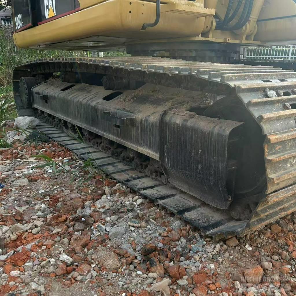 CAT 320 C Гусеничні екскаватори