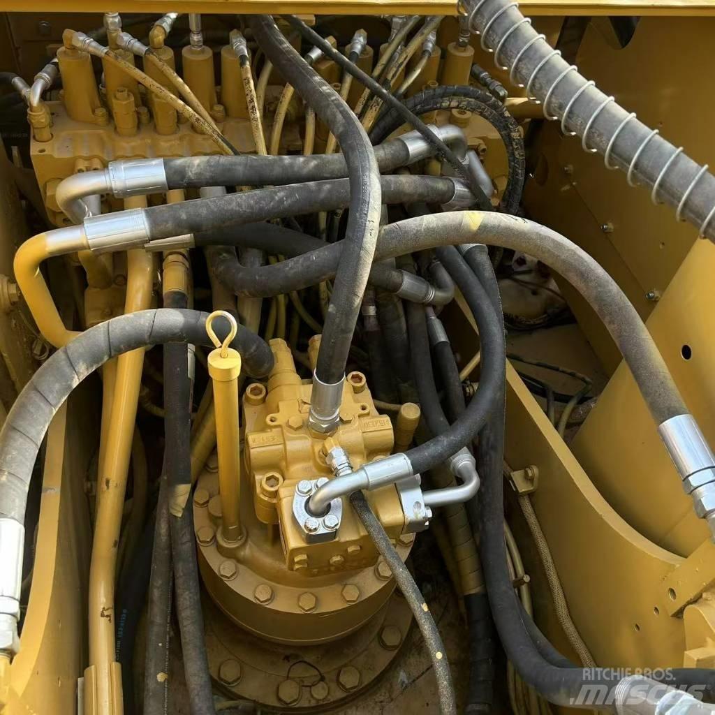 CAT 320 C Гусеничні екскаватори