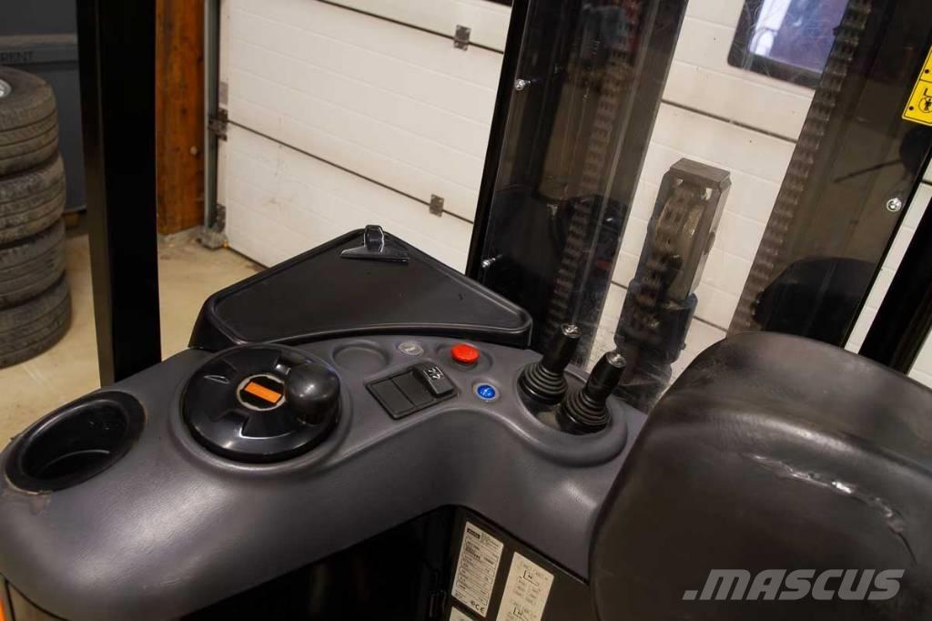 Rocla SST 16 AC Самохідні електроштабелери