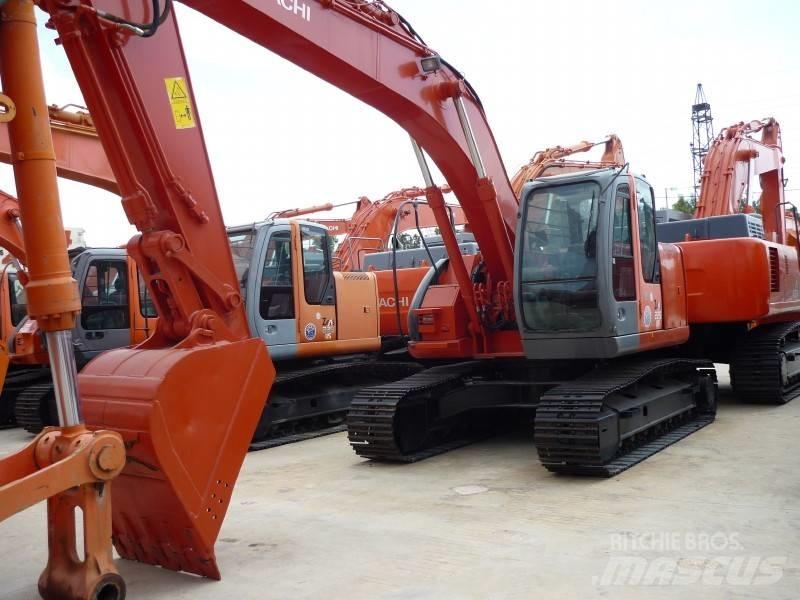 Hitachi ZX 225 US Гусеничні екскаватори