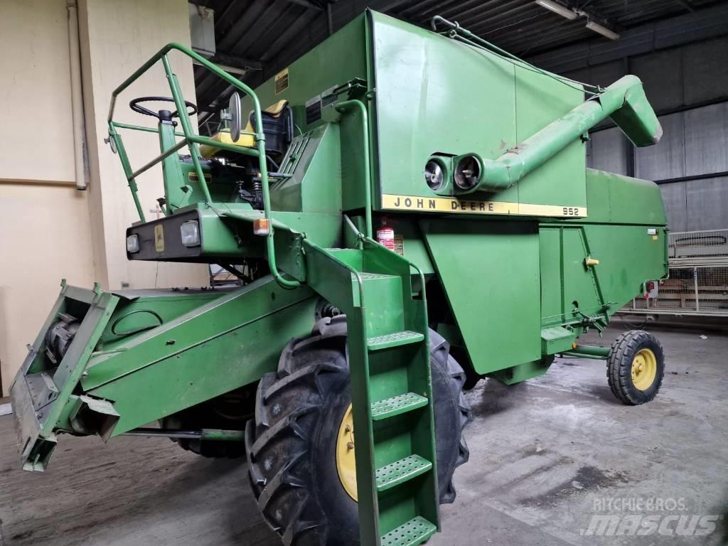 John Deere 952 Зернозбиральні комбайни