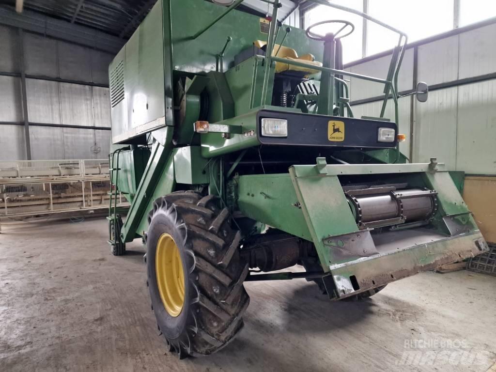 John Deere 952 Зернозбиральні комбайни