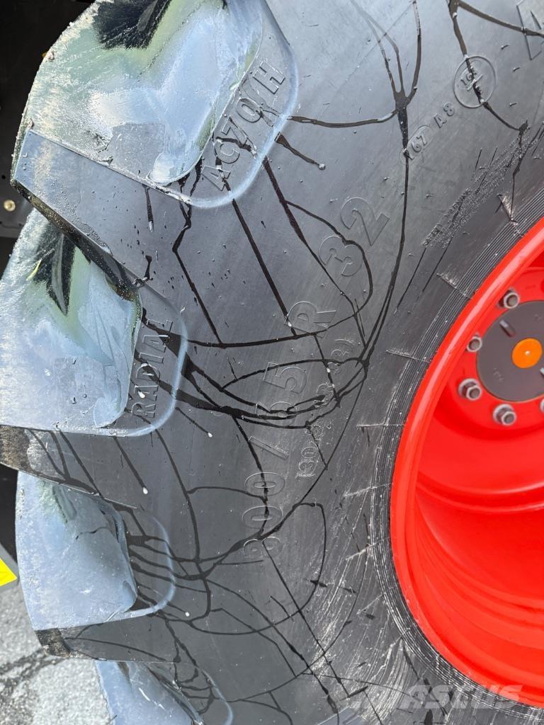 CLAAS Avero 240 Зернозбиральні комбайни