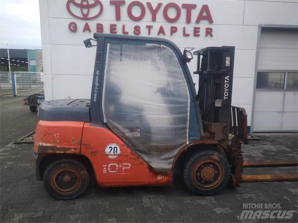 Toyota 40-8FD40N Дизельні навантажувачі