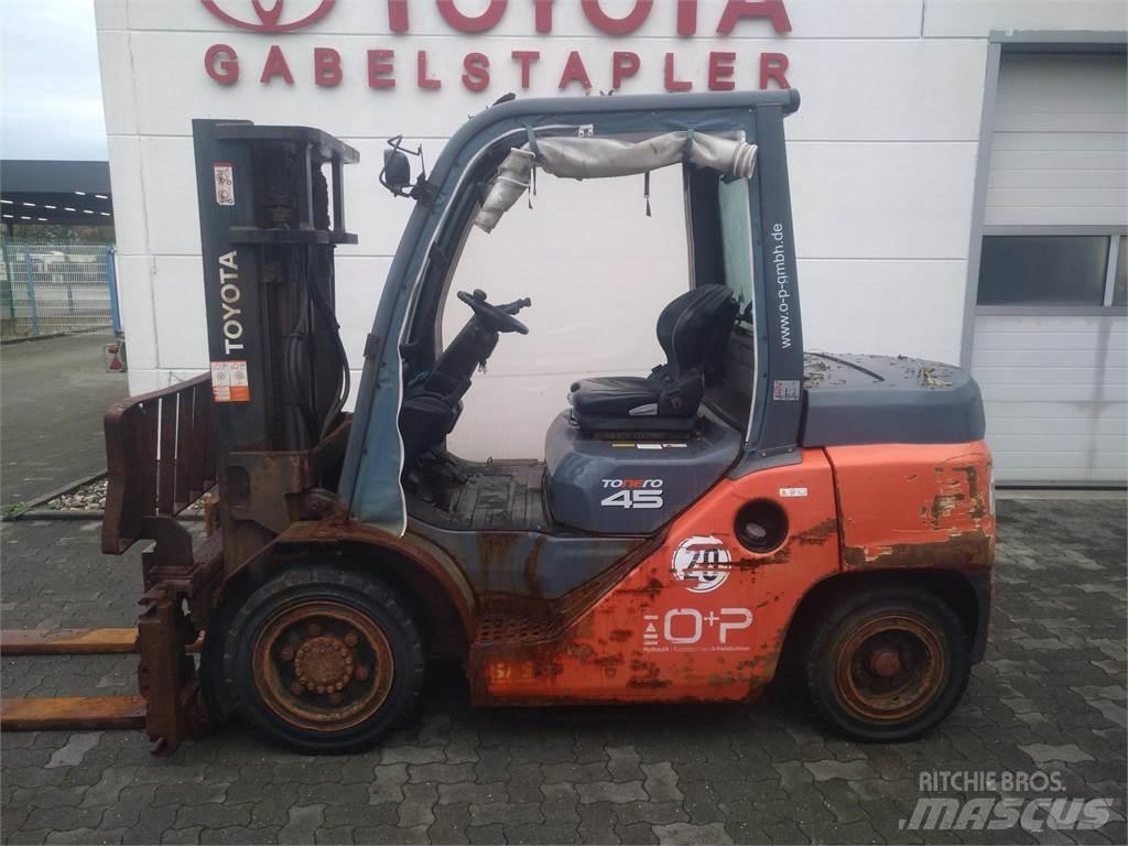 Toyota 40-8FD40N Дизельні навантажувачі