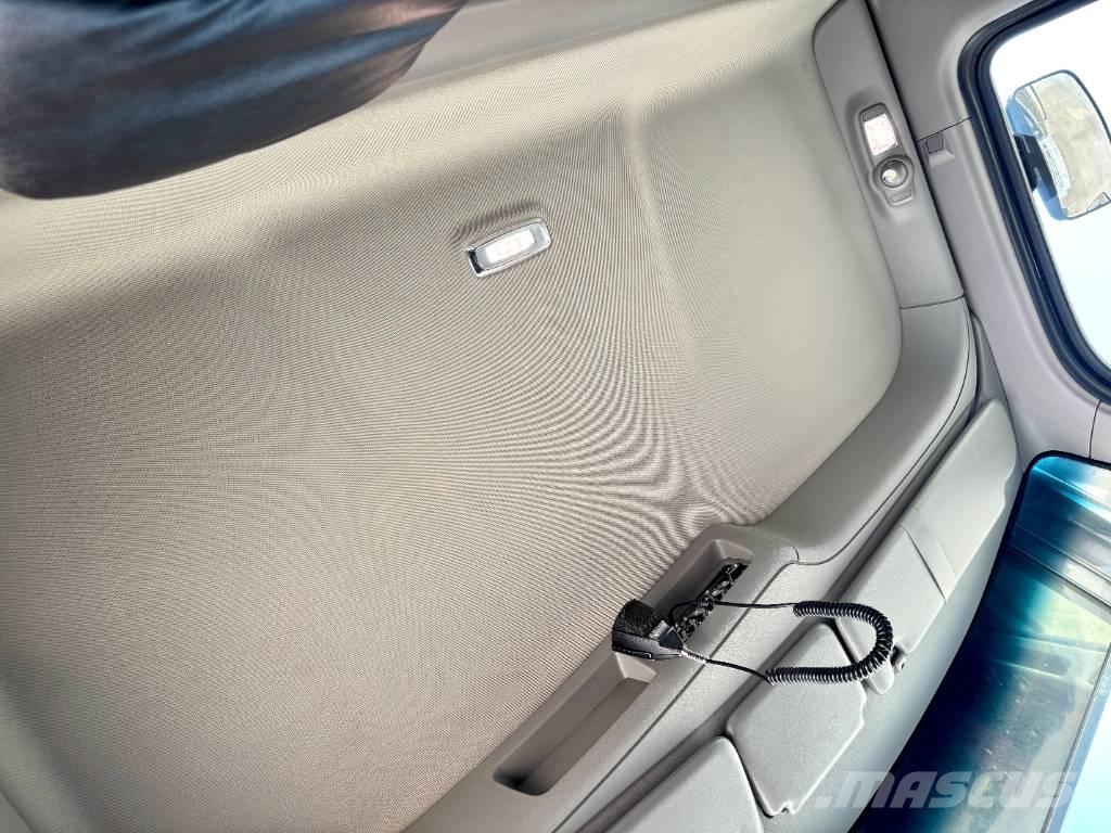 Peterbilt 567 Тягачі