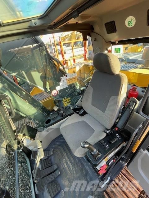 Volvo EC220EL Гусеничні екскаватори