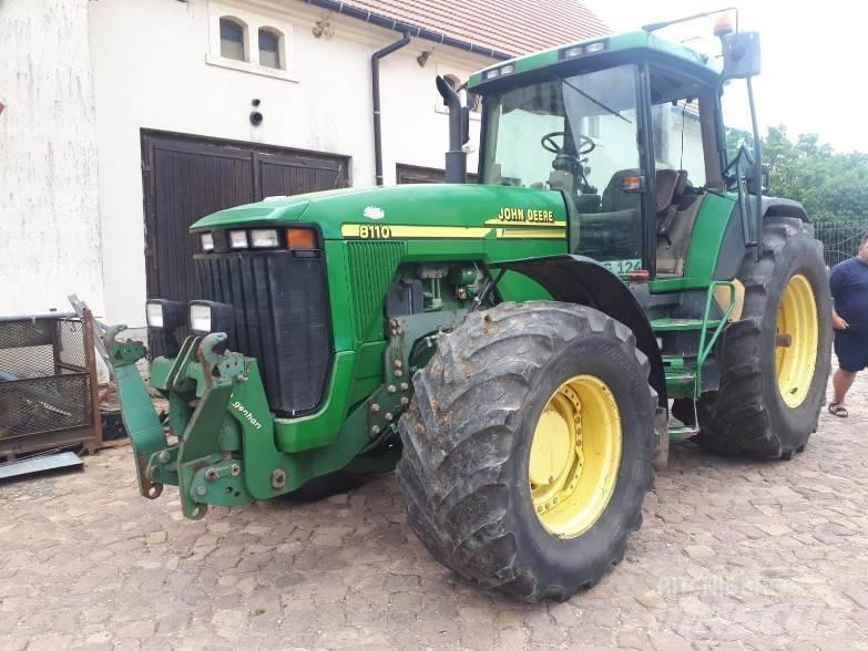 John Deere 8110 Трактори