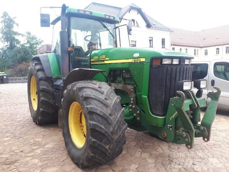 John Deere 8110 Трактори