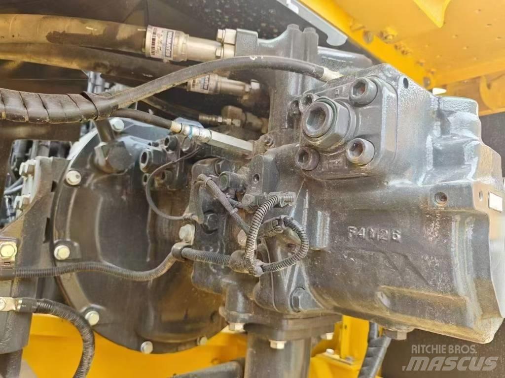 Komatsu 360-8 Гусеничні екскаватори