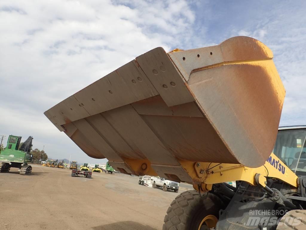 Komatsu WA475-10 Фронтальні навантажувачі
