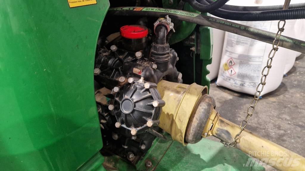 John Deere 962 i Причіпні обприскувачі