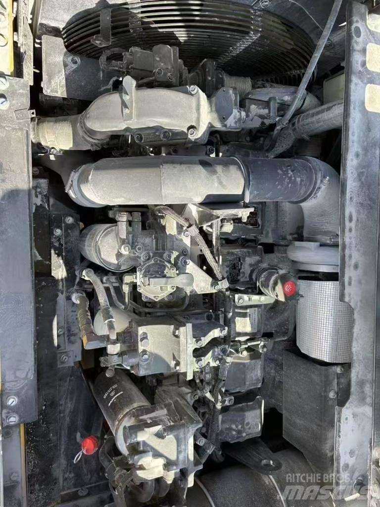 Komatsu 450LC-8 Гусеничні екскаватори