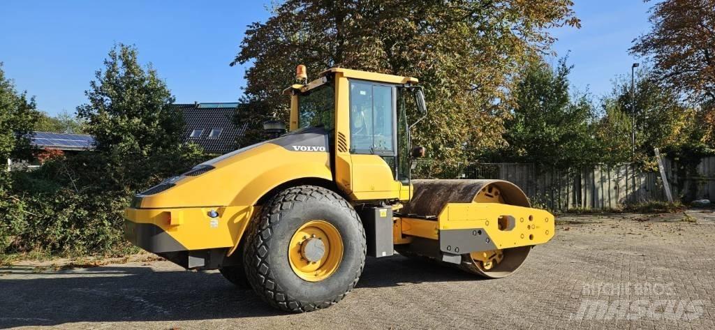 Volvo SD 135 B Грунтові котки