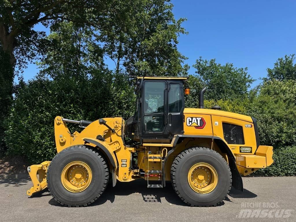 CAT 938 Фронтальні навантажувачі