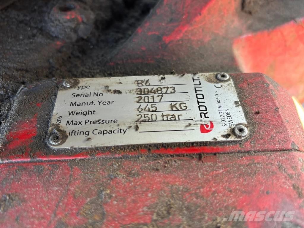 Volvo ECR 145 E Гусеничні екскаватори