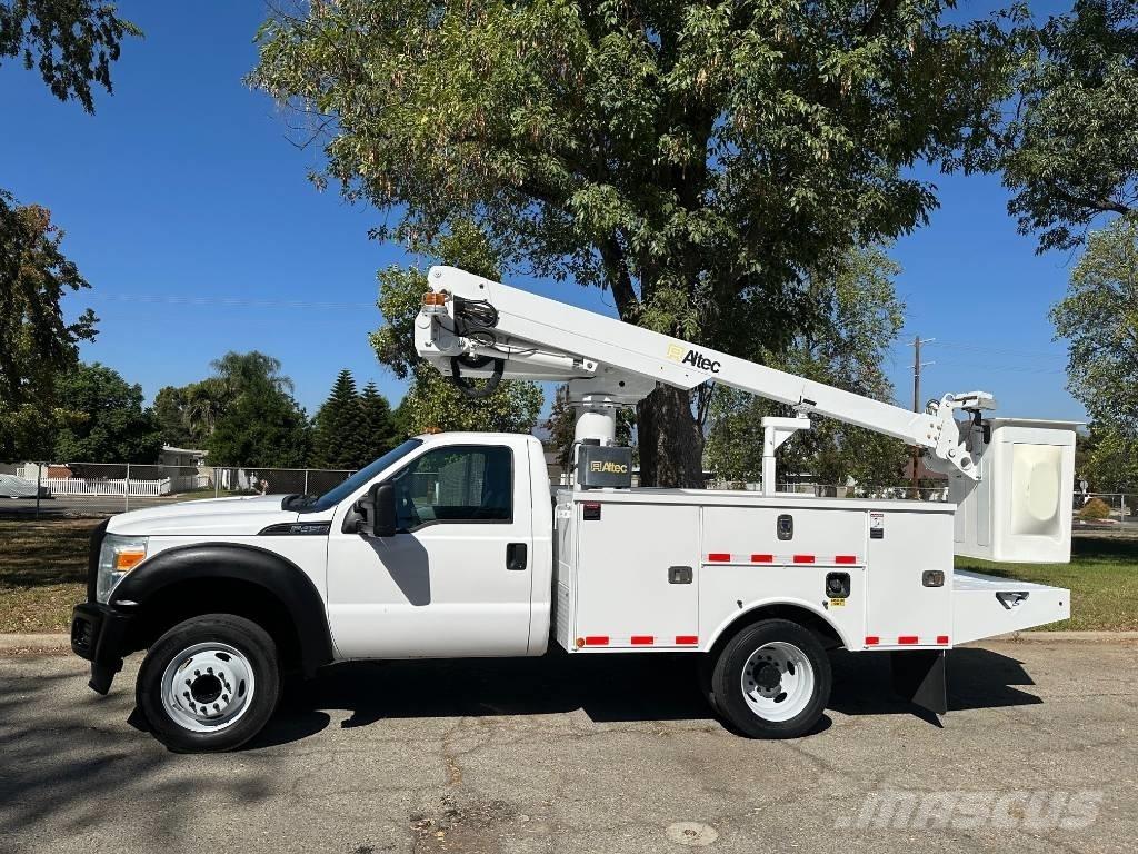 Altec AT 235 Автовишки на базі вантажівки