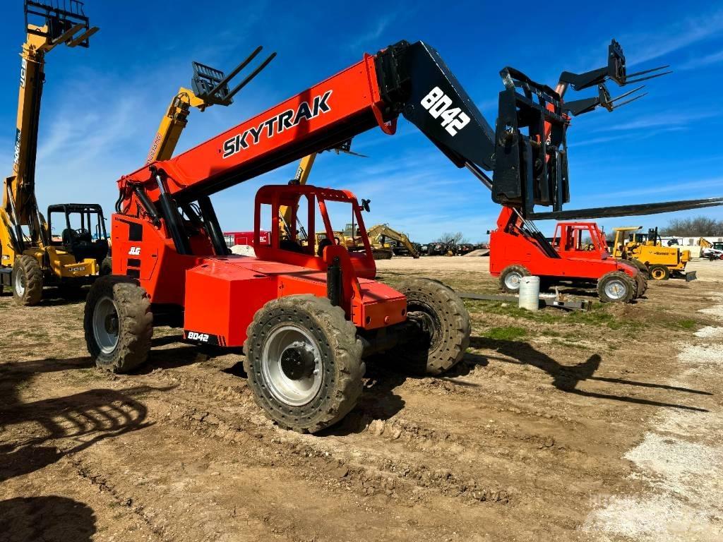 SkyTrak 8042 Телескопічні навантажувачі