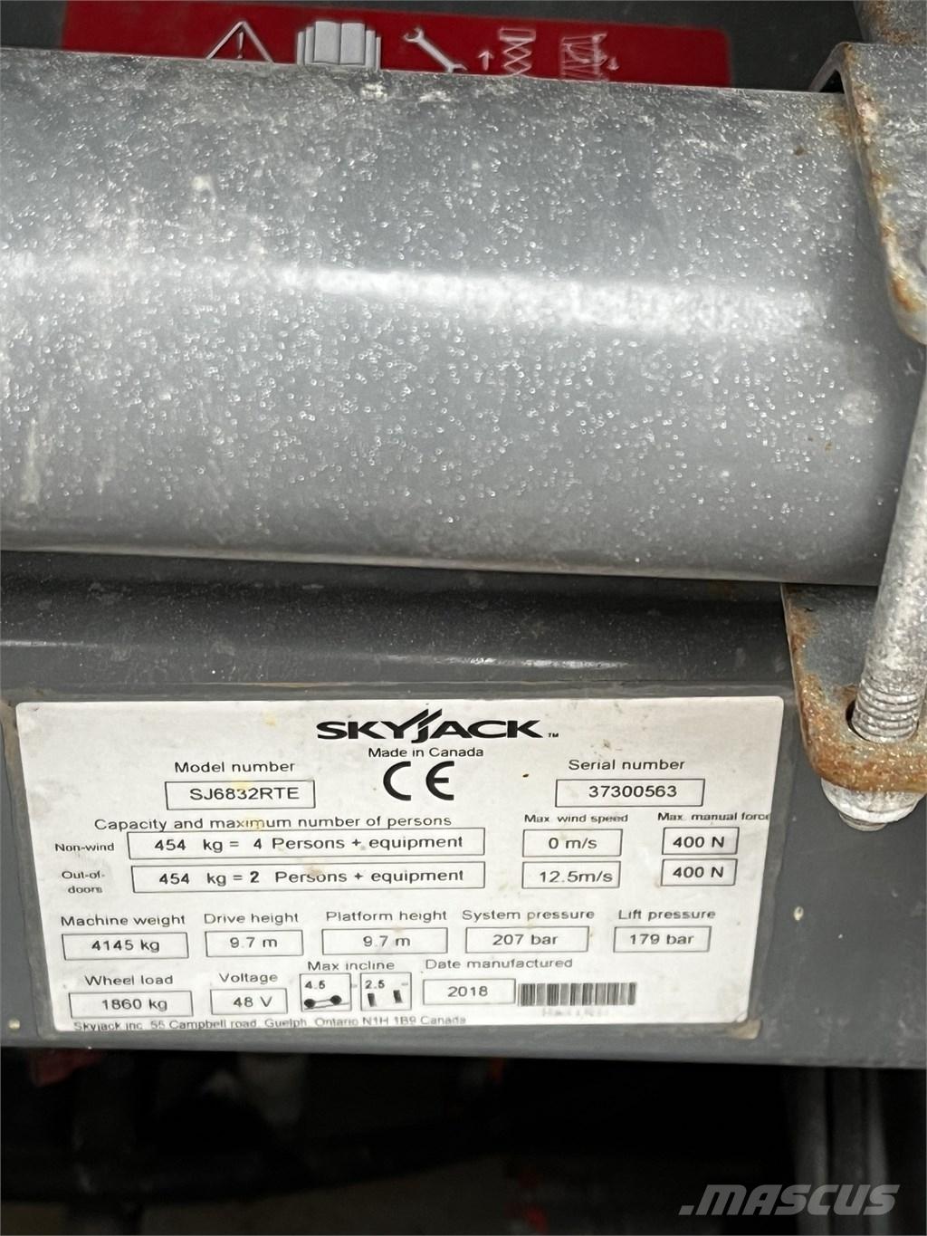 SkyJack SJ 6832 RTE Підйомники-ножиці