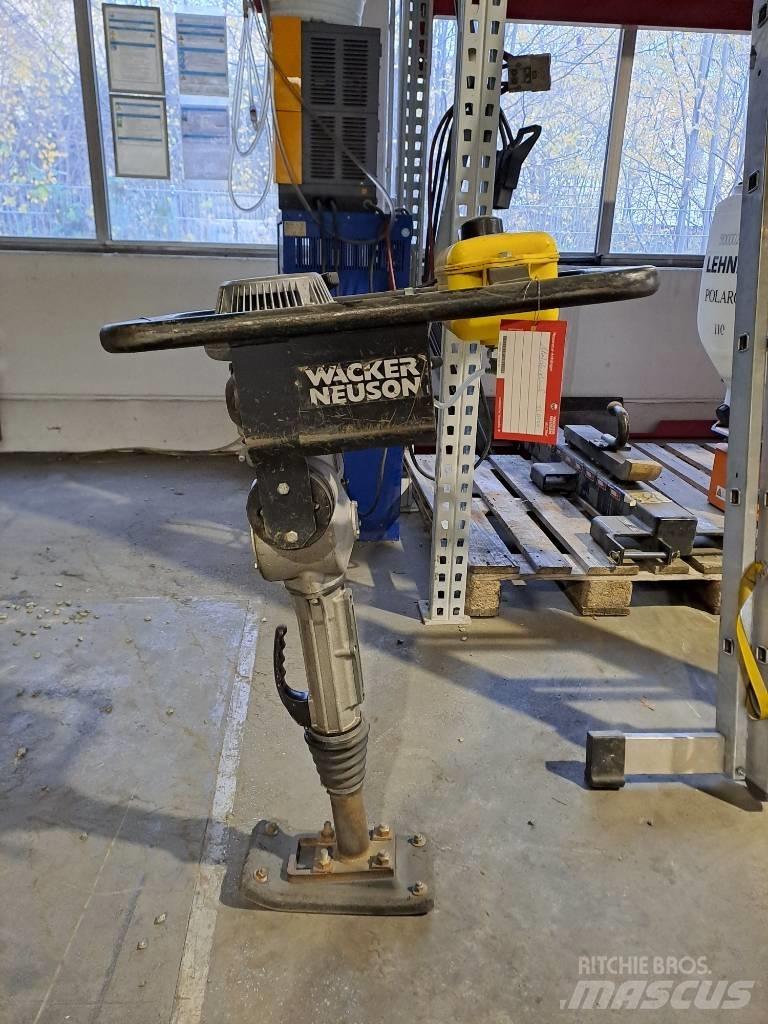 Wacker Neuson BS30 Трамбувальники