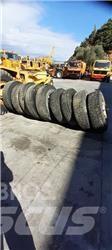 Bridgestone 13R22.5 Шини