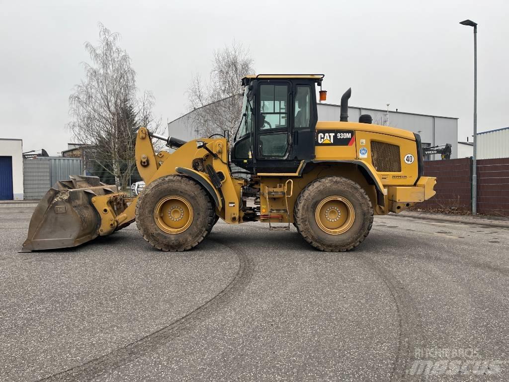 CAT 930M Фронтальні навантажувачі