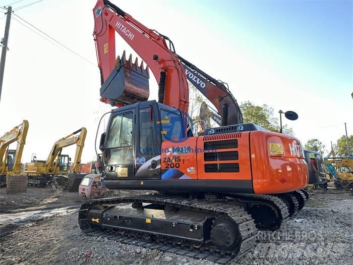 Hitachi ZX 200 Гусеничні екскаватори