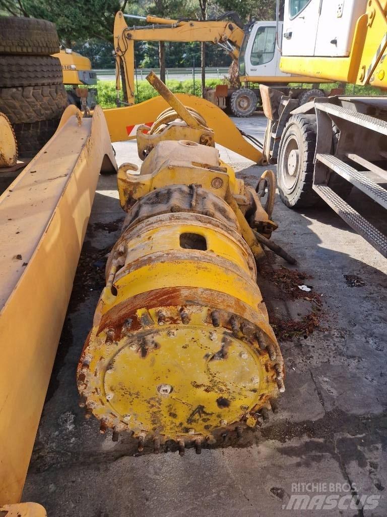 Komatsu KWA 055HD-4 Осі