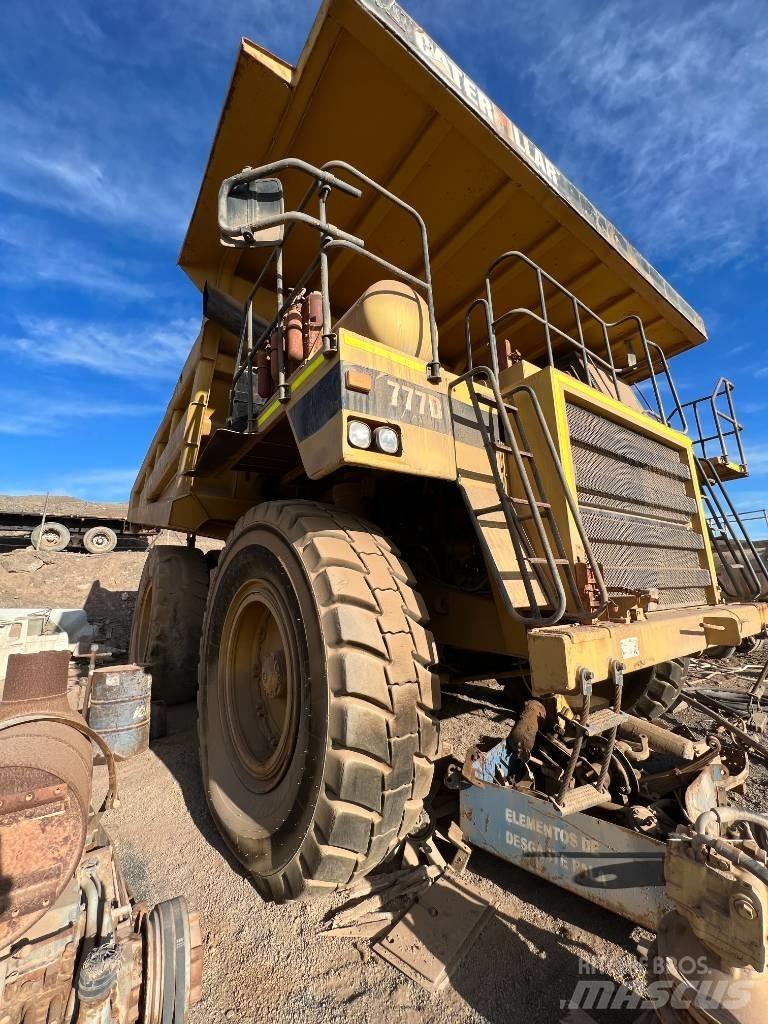 CAT 777 D Міні самоскиди