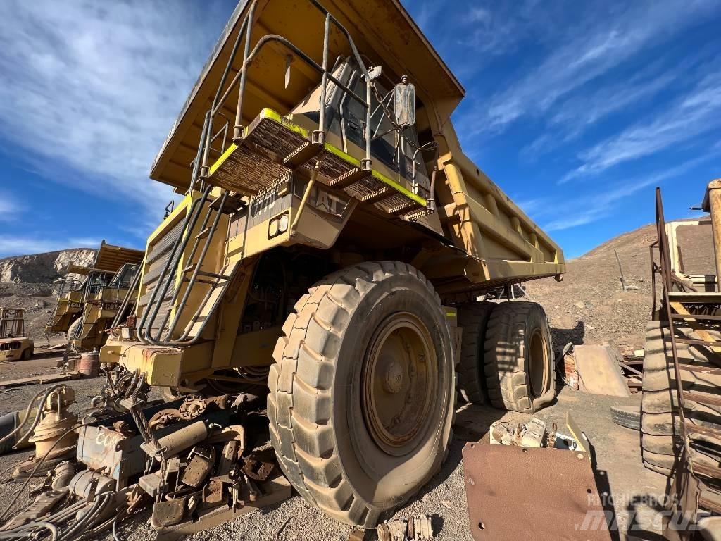 CAT 777 D Міні самоскиди