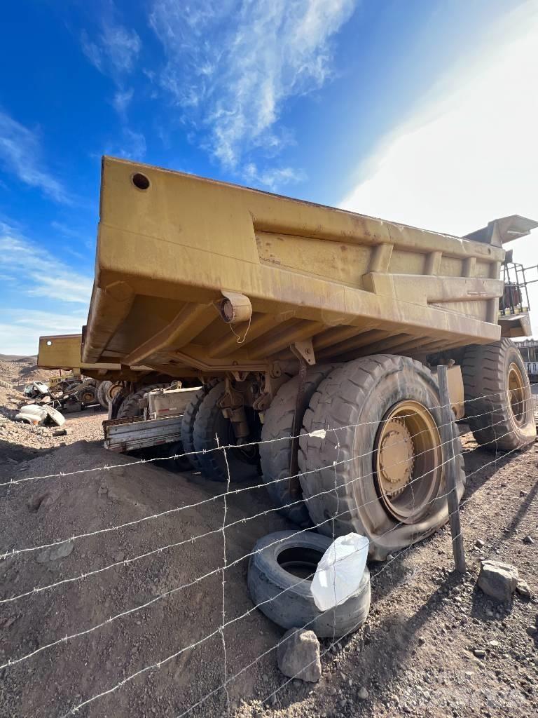 CAT 777 D Міні самоскиди