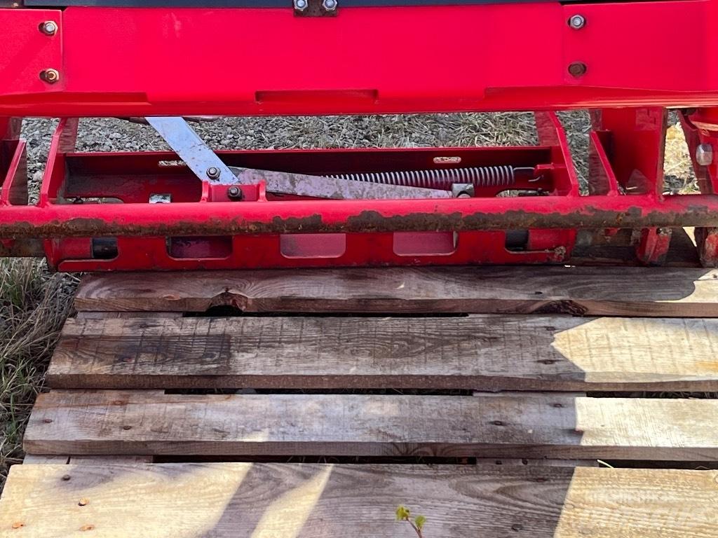 Massey Ferguson 945 Фронтальні навантажувачі та екскаватори