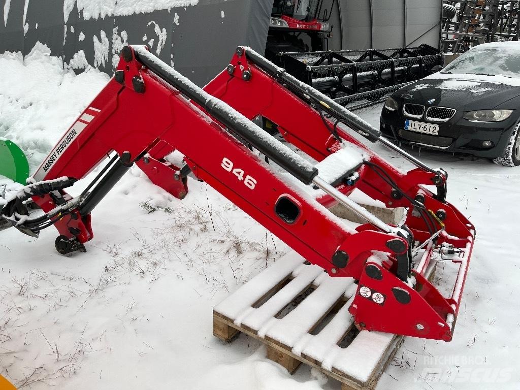 Massey Ferguson 945 Фронтальні навантажувачі та екскаватори