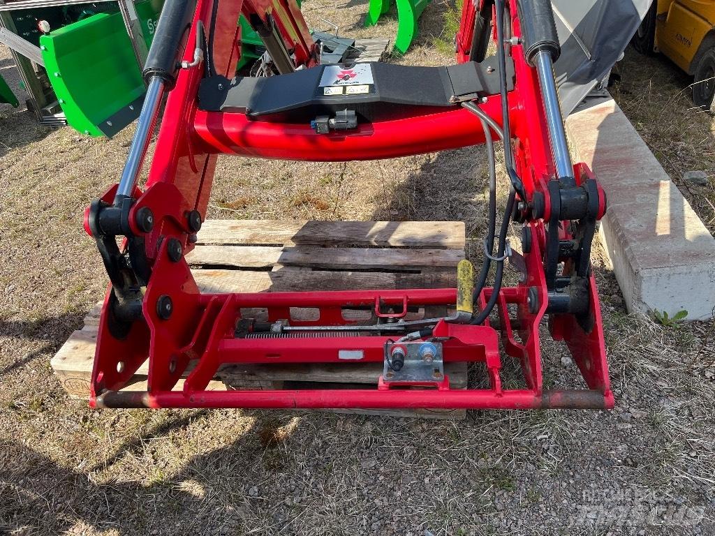 Massey Ferguson 945 Фронтальні навантажувачі та екскаватори