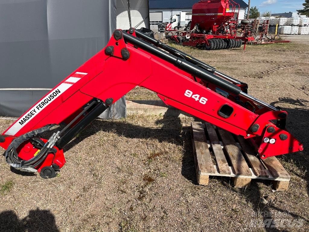 Massey Ferguson 945 Фронтальні навантажувачі та екскаватори
