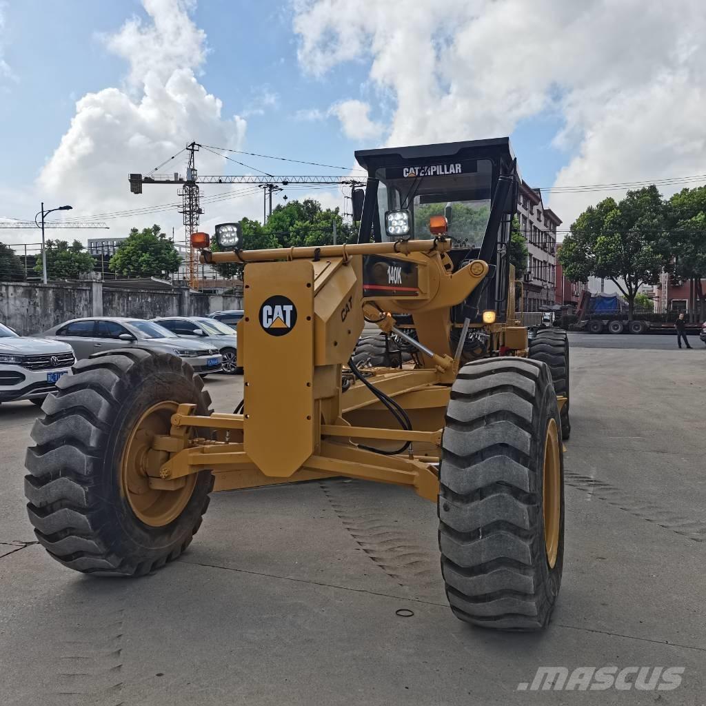 CAT 140k Грейдери